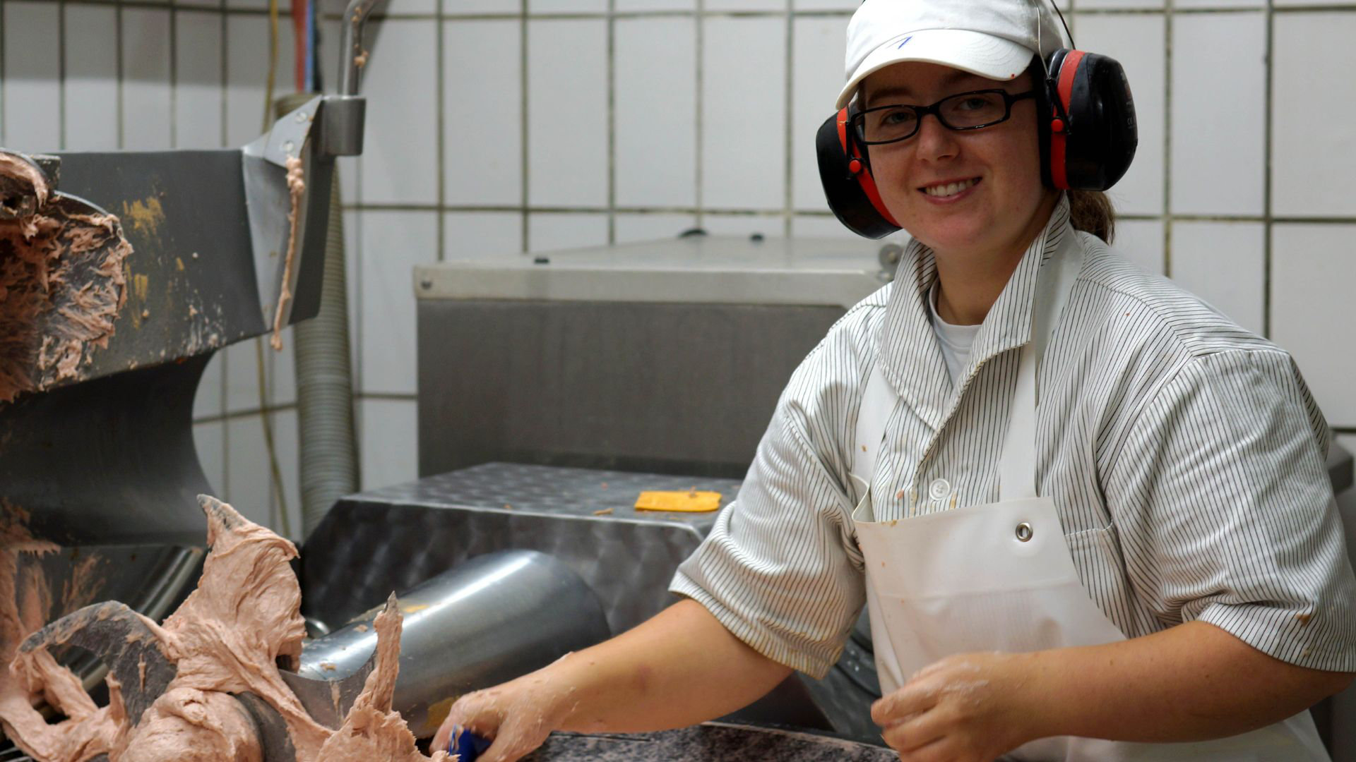 Victoria Blüm at work in the butcher's shop